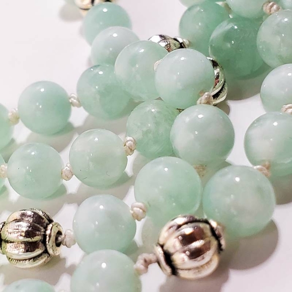 Green Moonstone Hand-Knotted Necklace - Picture 4 of 10